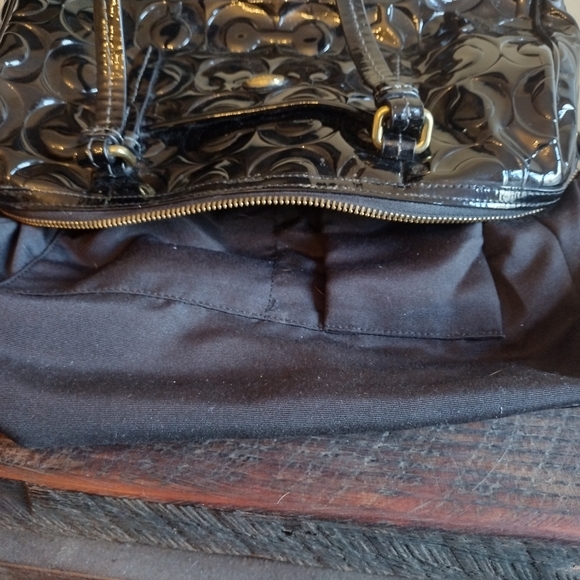 Coach Peyton Op Art Black Patent Leather Handbag H1381 F26962 - Picture 9 of 16